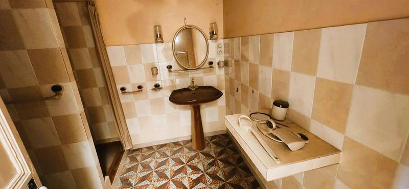 Maison - 255 m² - 9 pièces