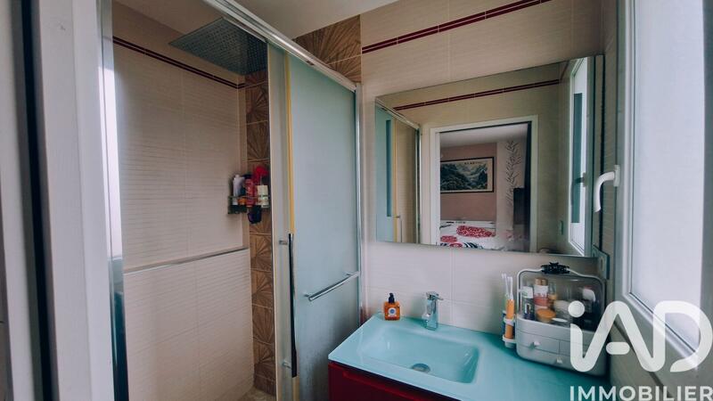 Maison - 99 m² - 5 pièces