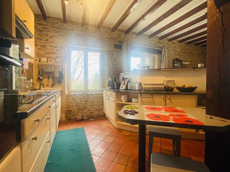 Maison en pierre - 203 m² - 6 pièces