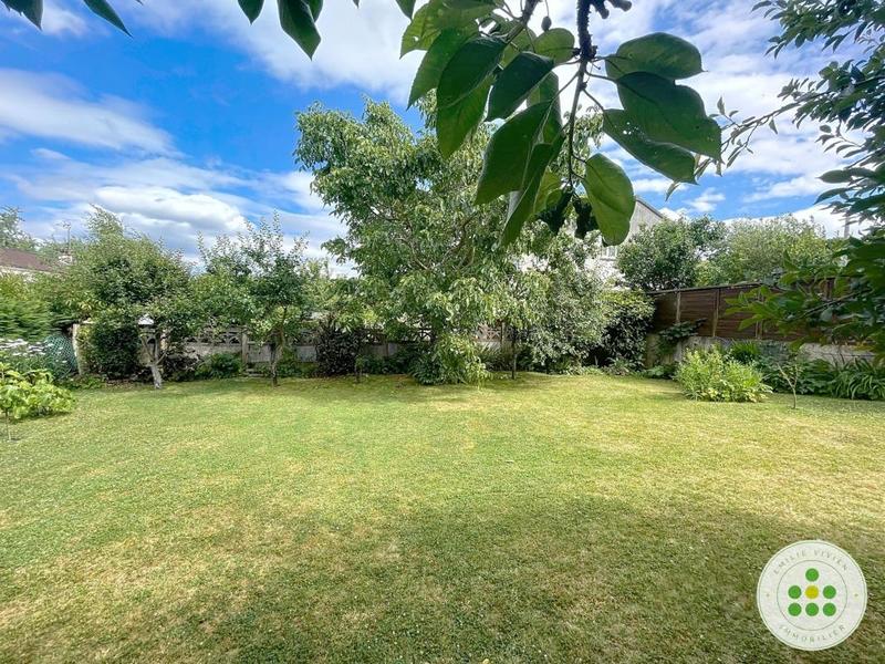 Maison - 186 m² - 8 pièces