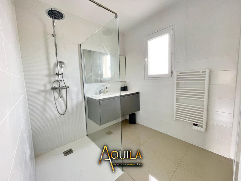 Villa - 100 m² - 5 pièces