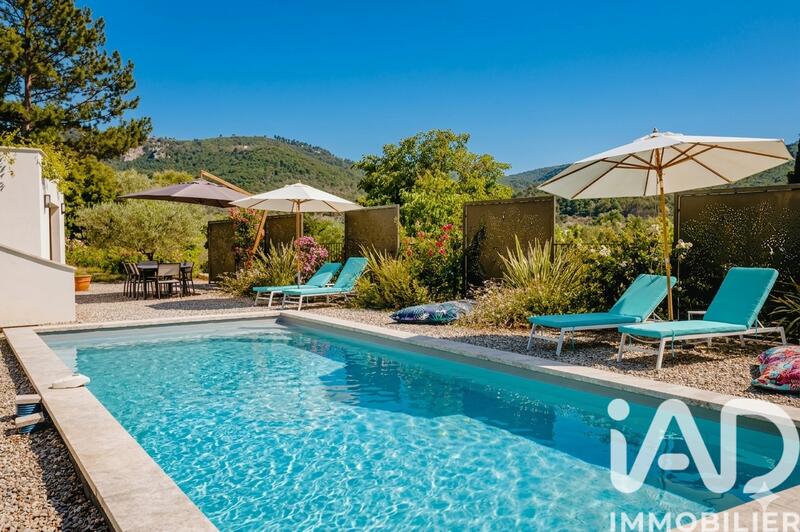 Maison - 350 m² - 9 pièces