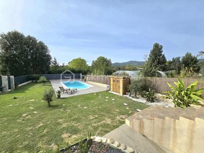 Propriété - 140 m² - 6 pièces