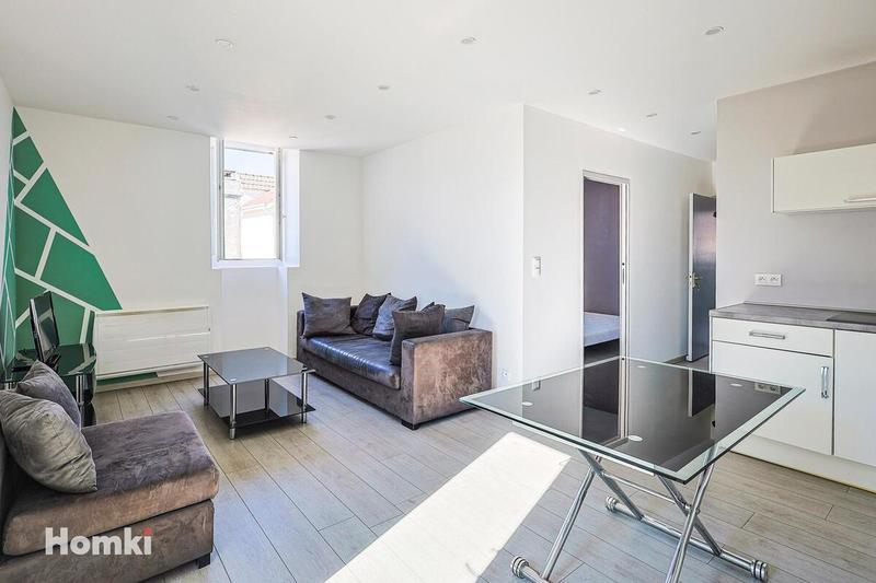 Immeuble - 122 m² - 9 pièces