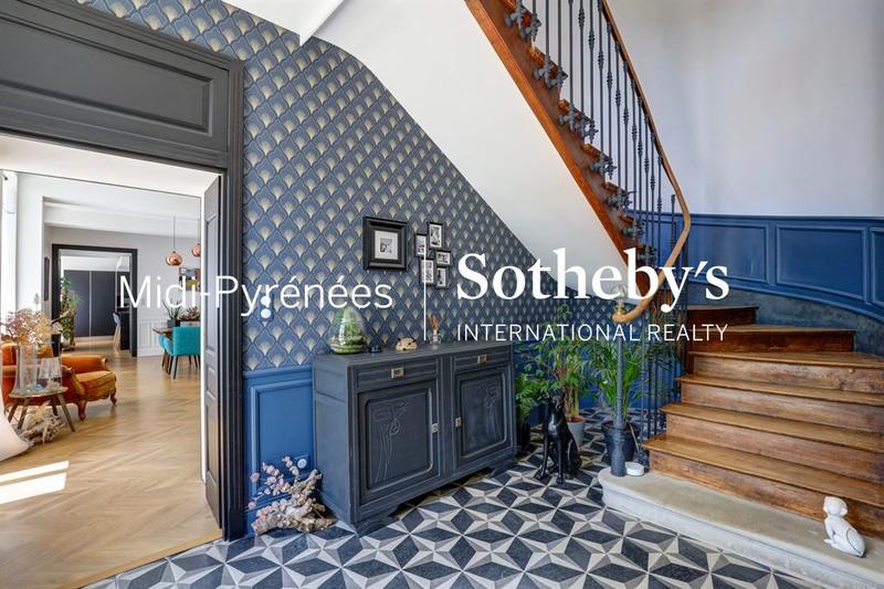 Maison de maîtres - 350 m² - 7 pièces