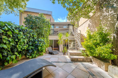 Maison - 203 m² - 6 pièces