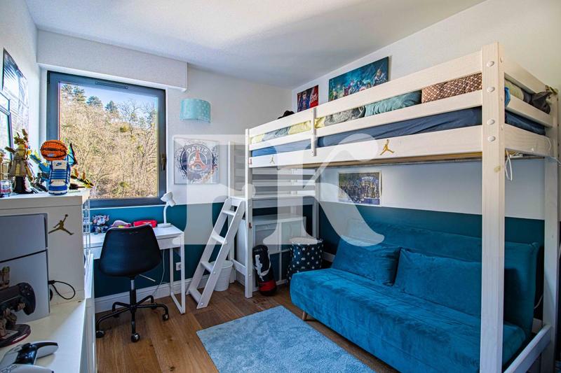 Appartement - 144 m² - 6 pièces