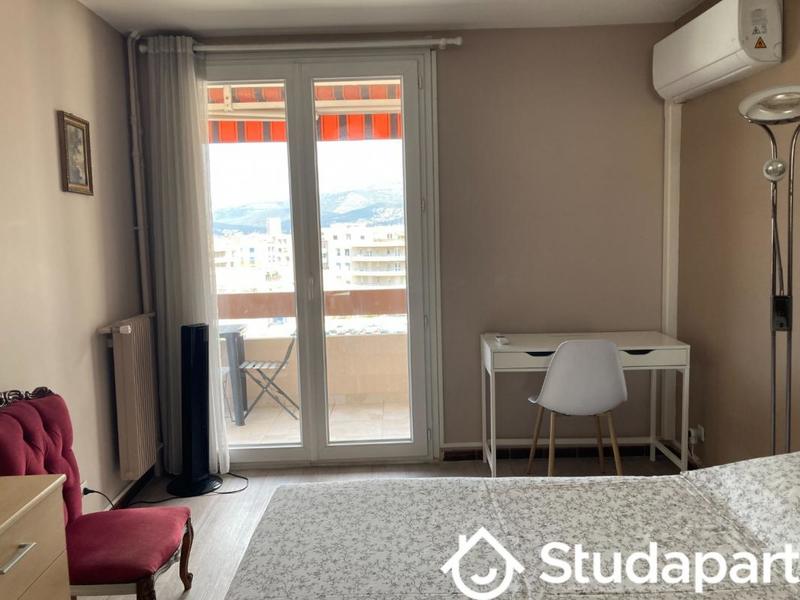 Chambre - 10 m² - 1 pièce