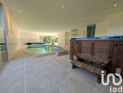 Maison de maîtres - 276 m² - 10 pièces