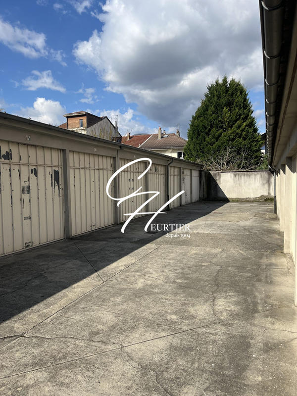 Parking / Garage - 12 m²