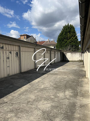 Parking / Garage - 12 m²