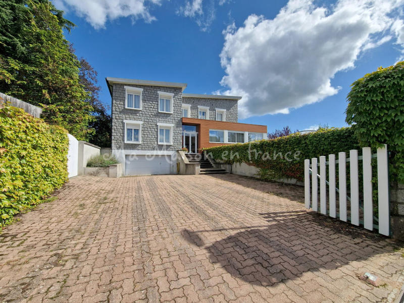 Maison - 350 m² - 13 pièces