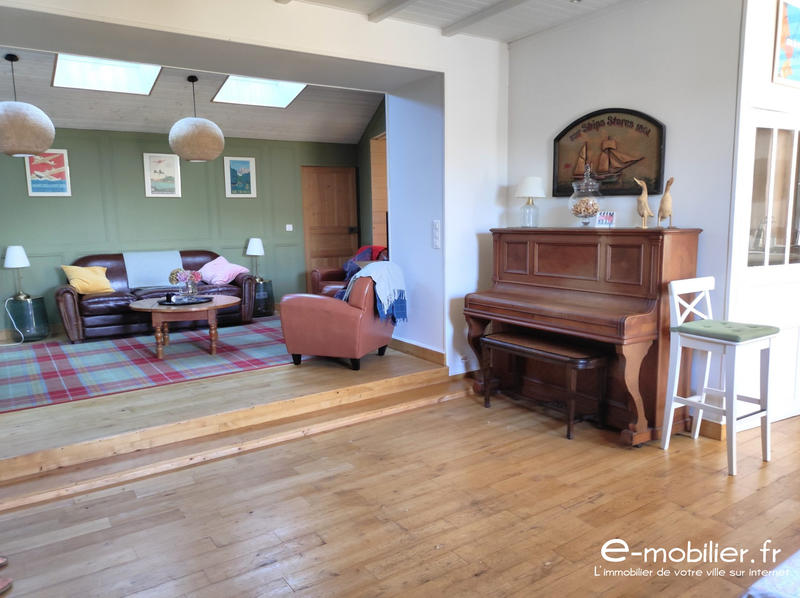 Maison - 183 m² - 8 pièces