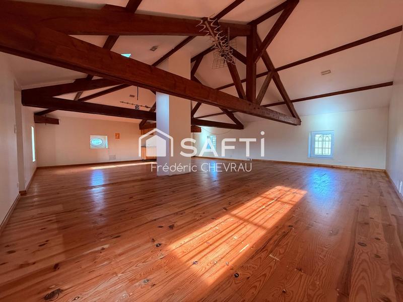 Maison - 261 m² - 7 pièces