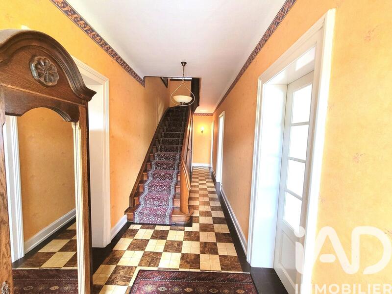 Maison - 177 m² - 8 pièces