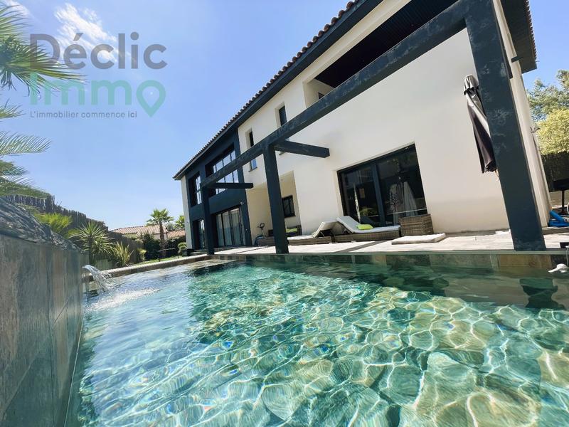 Maison - 195 m² - 5 pièces