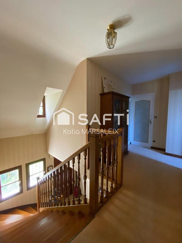 Maison - 166 m² - 6 pièces