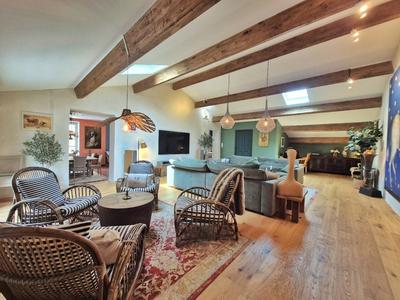 Maison - 180 m² - 6 pièces