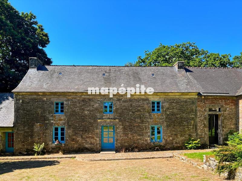 Maison - 1 275 m² - 19 pièces