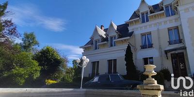 Maison - 400 m² - 12 pièces