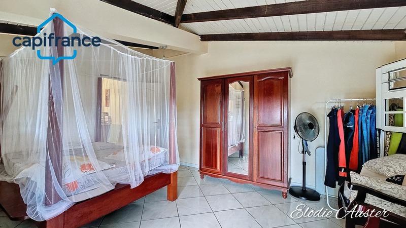 Villa - 267 m² - 10 pièces