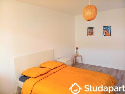 Chambre - 12 m² - 1 pièce