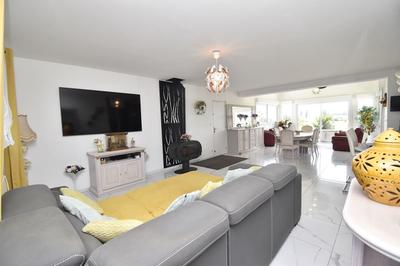 Pavillon - 100 m² - 5 pièces