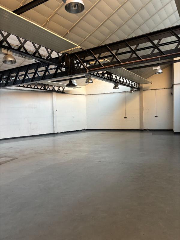 Local d'activité / Entrepôt - 485 m² - 3 pièces