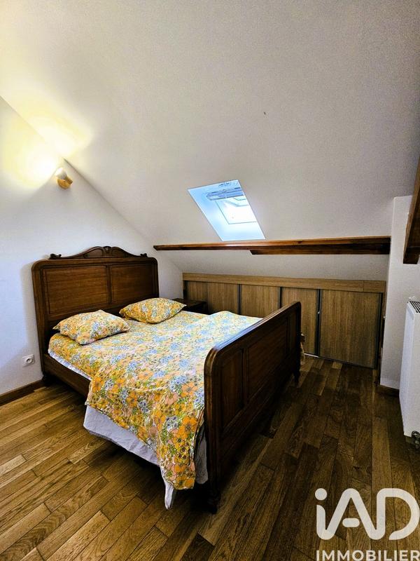 Maison - 141 m² - 9 pièces