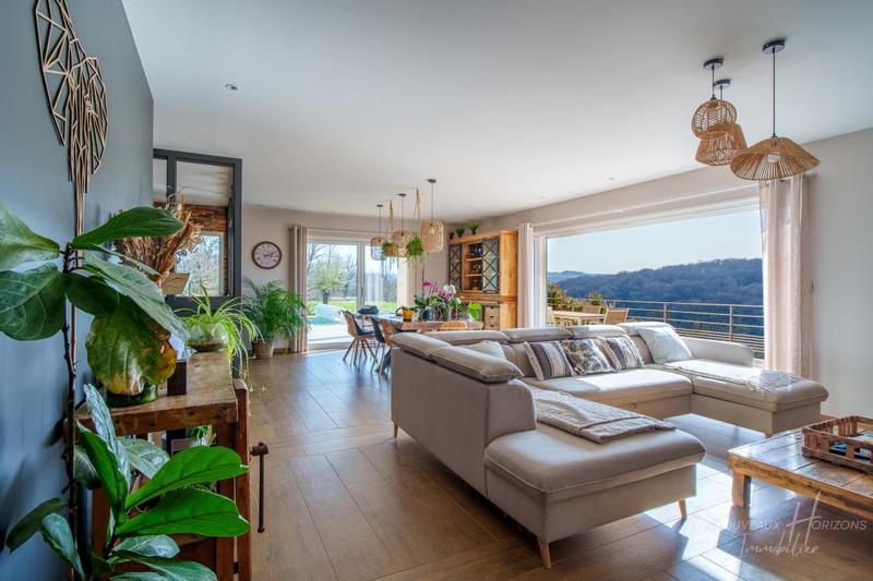 Maison - 182 m² - 7 pièces