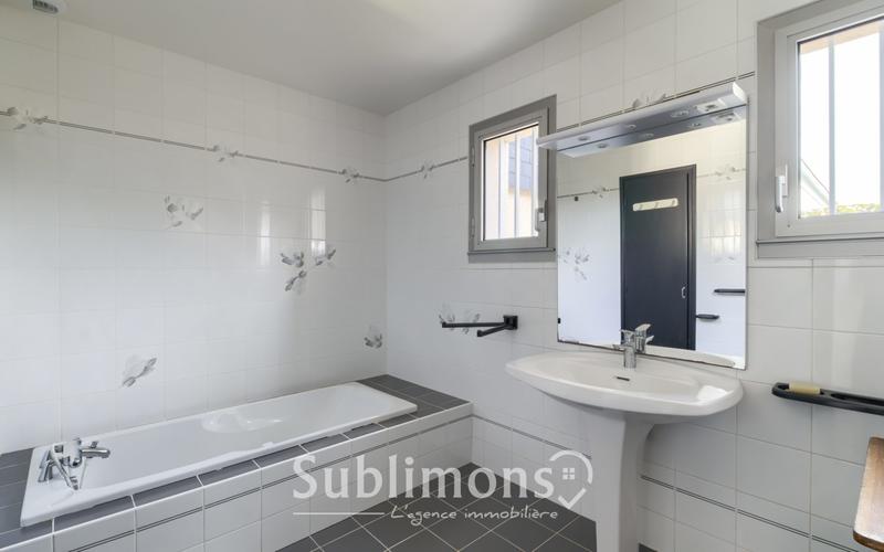 Maison traditionnelle - 120 m² - 4 pièces