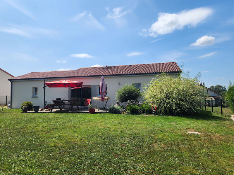 Maison - 90 m² - 5 pièces