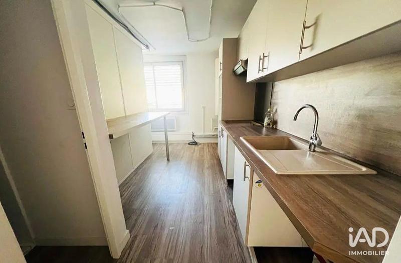 Local commercial - 596 m²