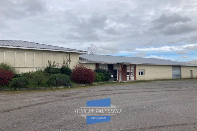 Local commercial - 596 m²