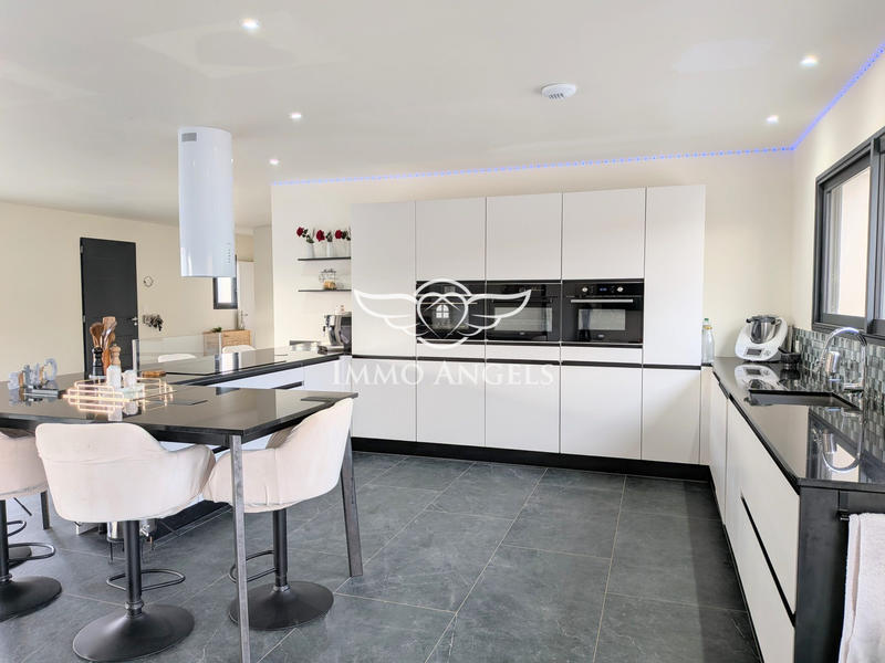 Maison contemporaine - 206 m² - 5 pièces