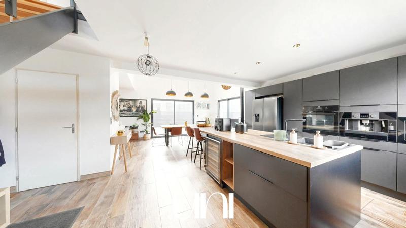 Maison - 137 m² - 5 pièces