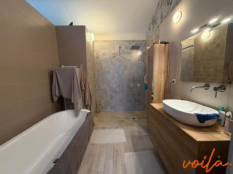 Maison - 182 m² - 5 pièces