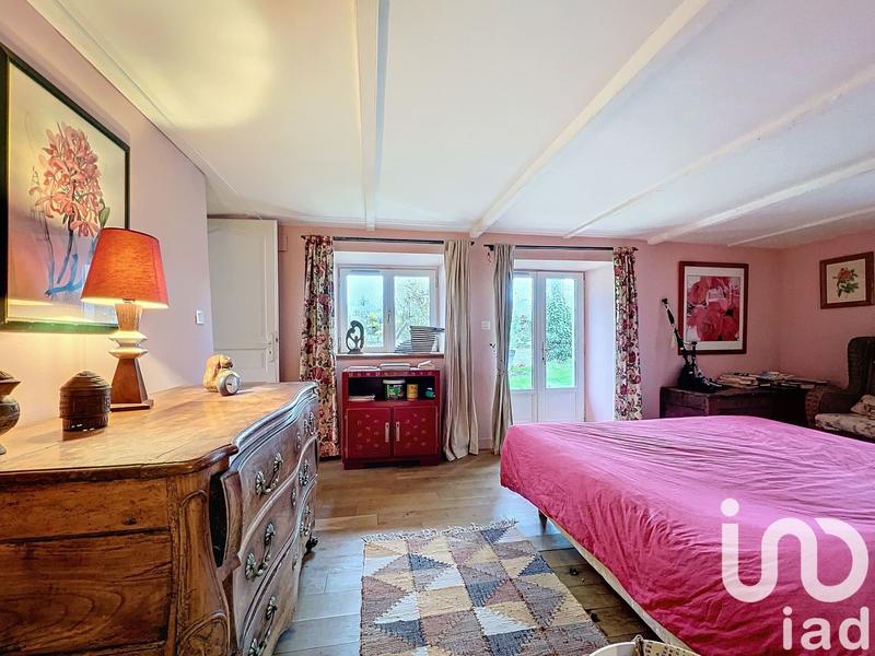 Maison - 230 m² - 9 pièces