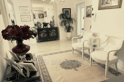 Appartement - 174 m² - 5 pièces