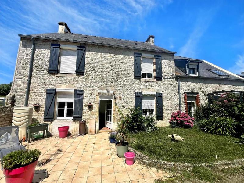 Maison en pierre - 139 m² - 8 pièces