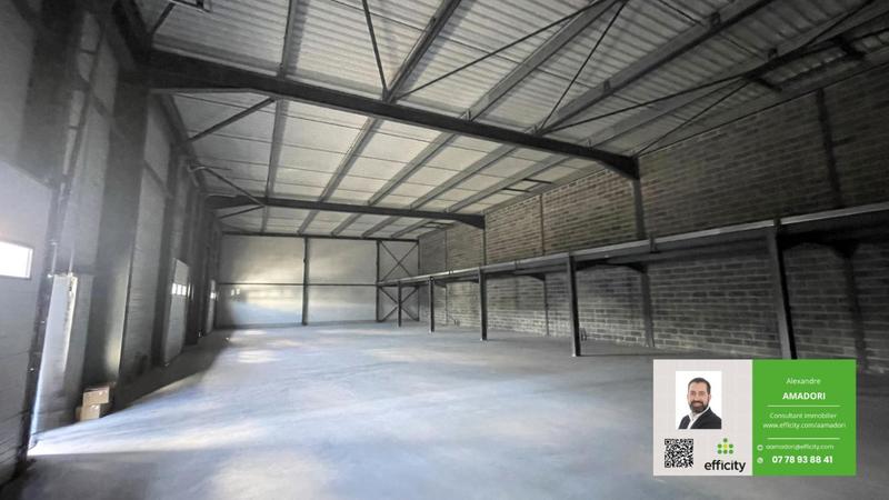 Entrepôt - 190 m²