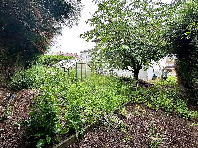 Maison - 207 m² - 7 pièces