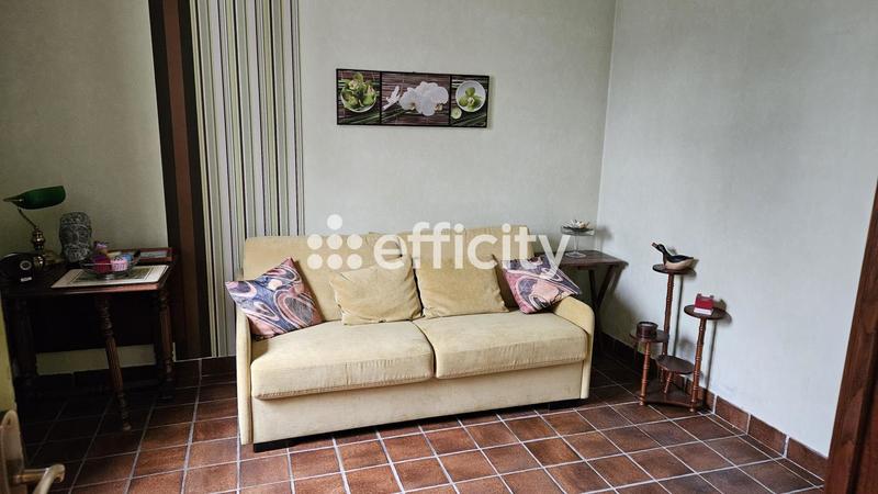 Maison - 233 m² - 8 pièces