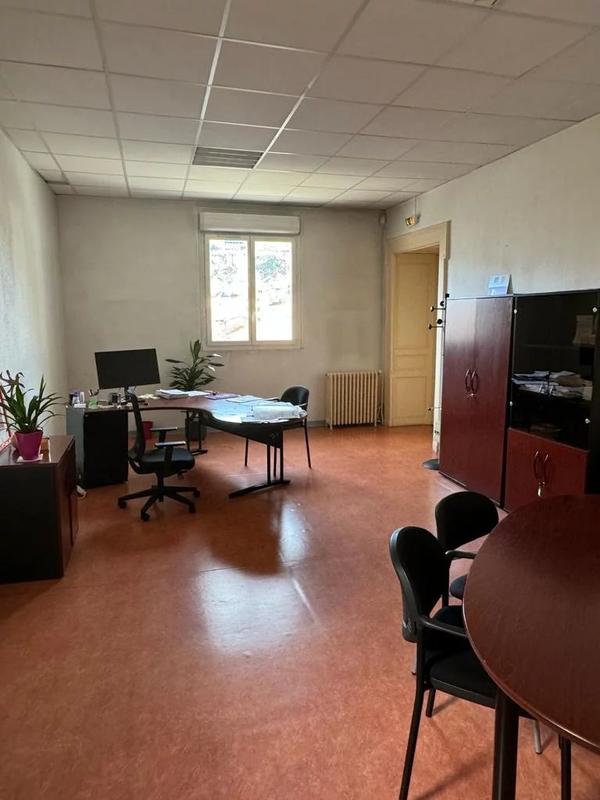 Immeuble - 2 300 m²