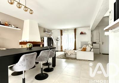 Maison - 95 m² - 5 pièces