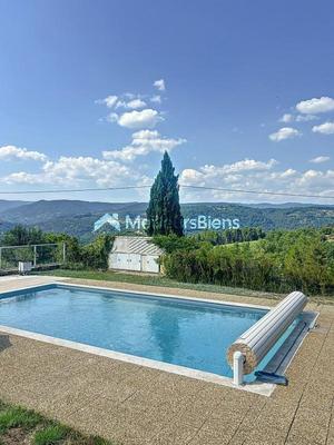 Maison - 145 m² - 7 pièces