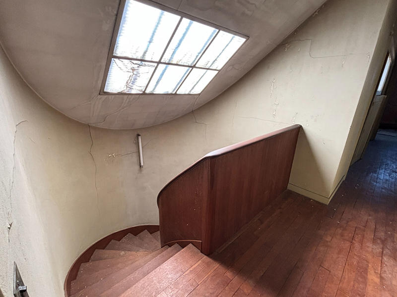 Maison - 235 m² - 9 pièces