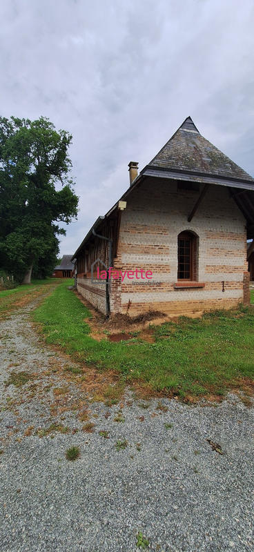 Maison ancienne - 1 000 m² - 11 pièces