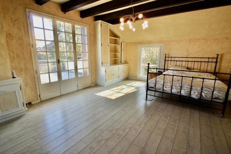 Maison - 215 m² - 7 pièces