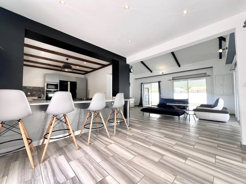 Maison - 180 m² - 6 pièces